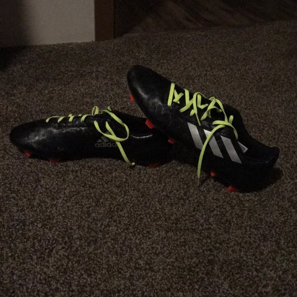 Adidas soccer cleats - Picture 2 of 2